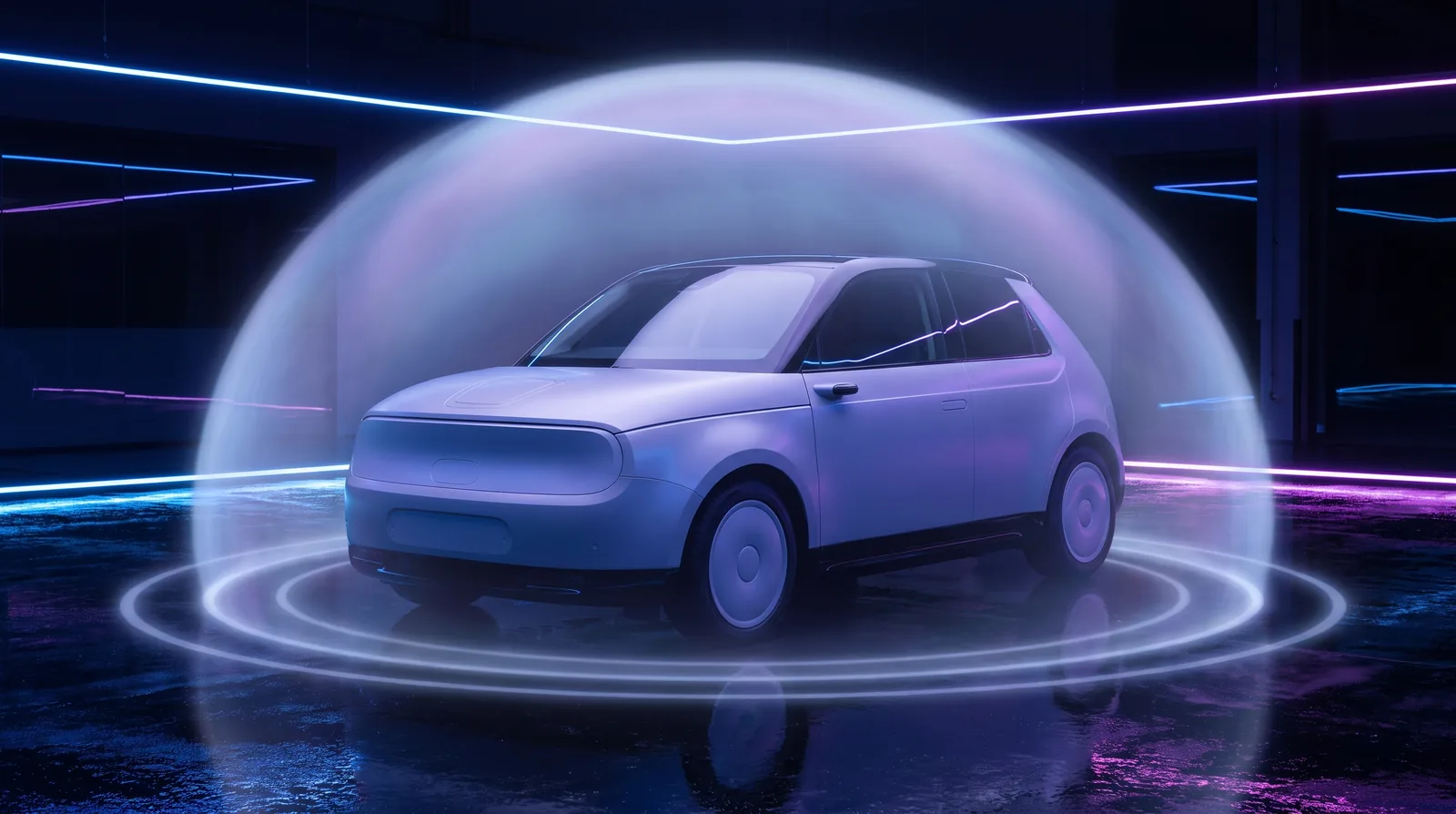 Voiture électrique compacte sous un dôme de lumière évoquant une couverture d'assurance, en studio