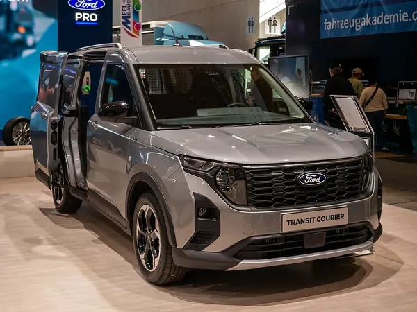 Photo Ford E-Transit Courier